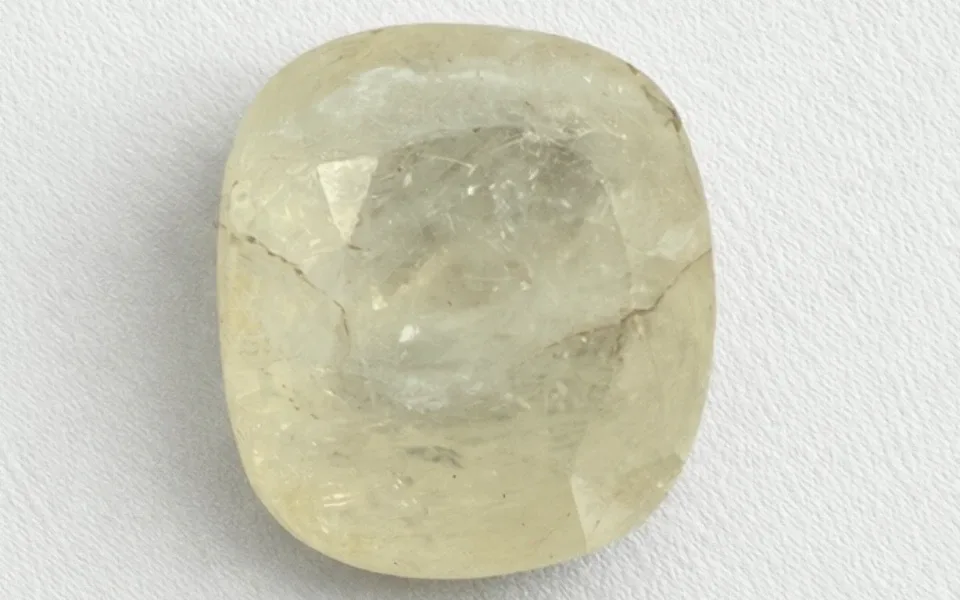 Yellow Sapphire (Phukharaj Stone)