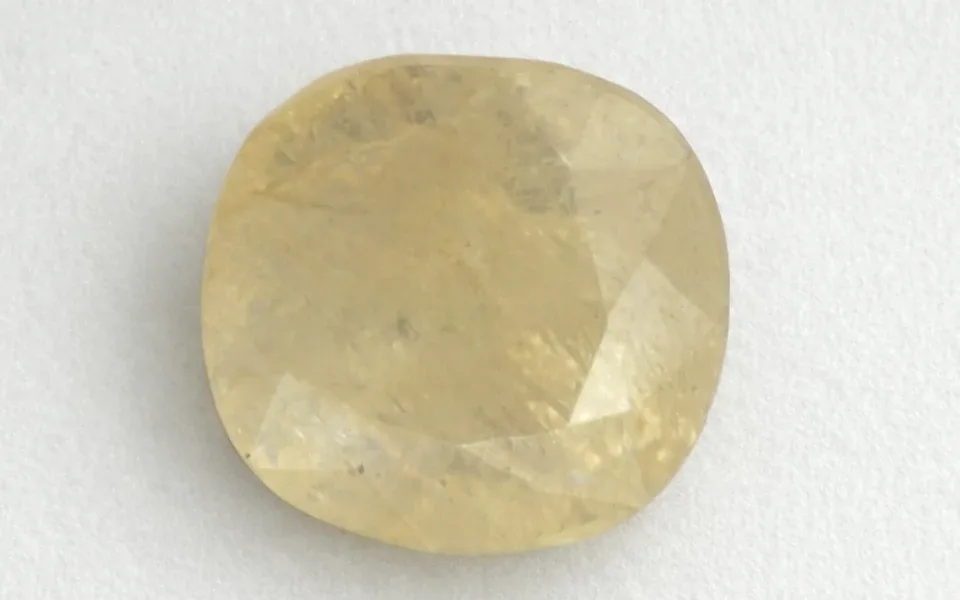 Yellow Sapphire (Phukharaj Stone)
