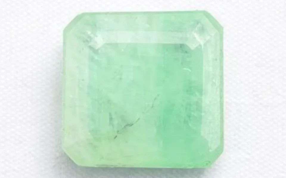  Emerald Stone (Zambian Panna) 