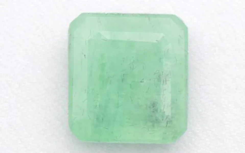  Emerald Stone (Zambian Panna) 