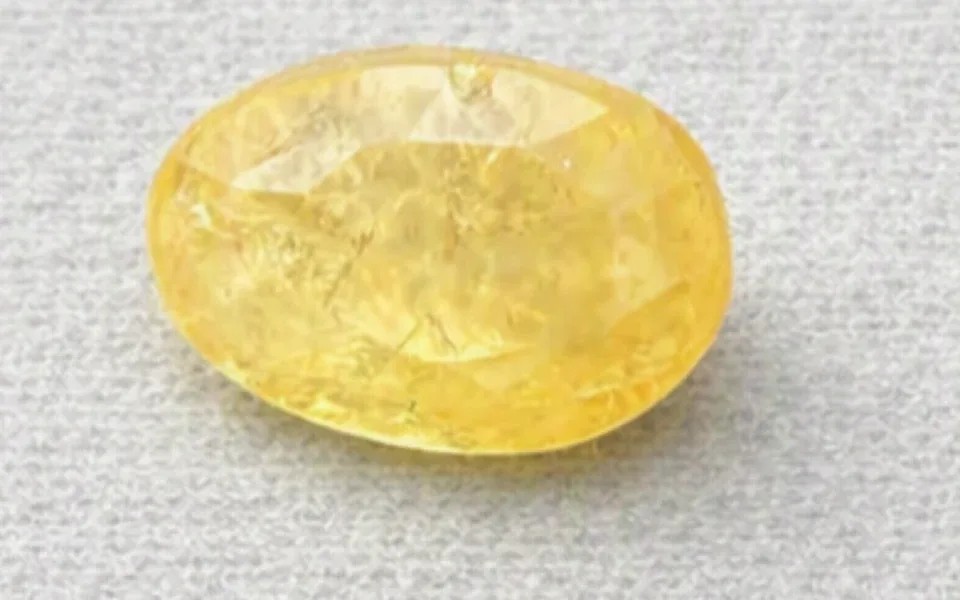 Yellow Sapphire (Phukharaj Stone)