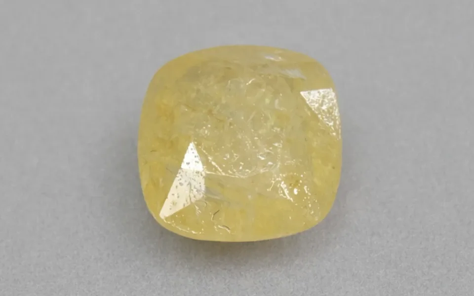 Yellow Sapphire (Phukharaj Stone)