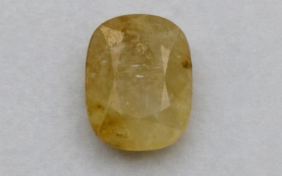 Yellow Sapphire (Phukharaj Stone)