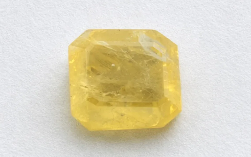 Yellow Sapphire (Phukharaj Stone)